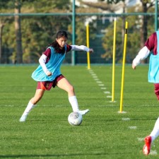 爱游戏-力争冠军！亚洲女足选手备战锦标赛()