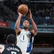 爱游戏官方网站-雄鹿再次获胜，击败步行者保持领先地位()